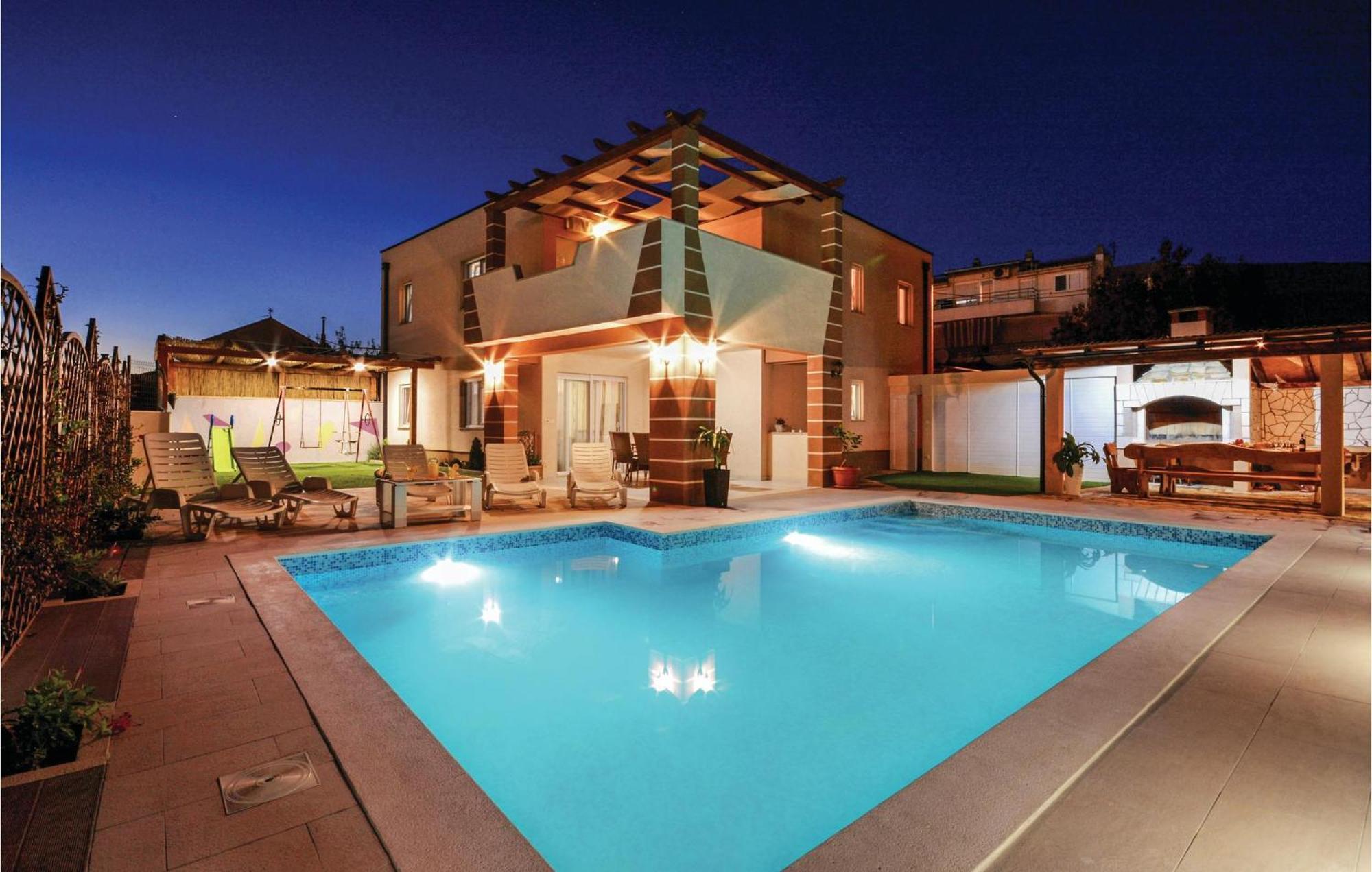 3 Bedroom Nice Home In Solin Split Eksteriør billede